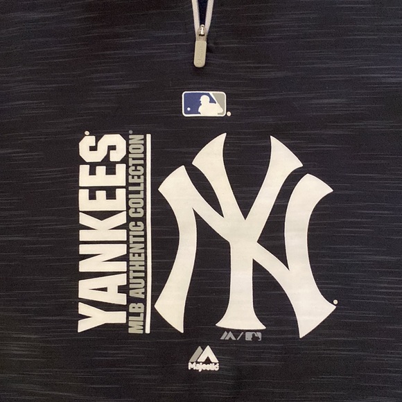 Like new Magestic authentic collection large - Picture 4 of 8